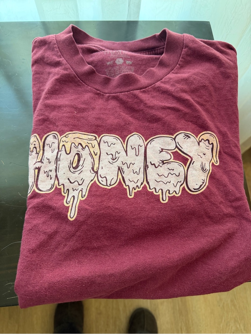 Maroon Graphic 'Honey' Drip Logo Tee size large